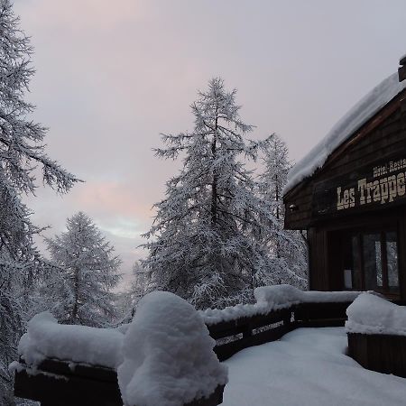 Hotel Les Trappeurs Лез-Ор Экстерьер фото