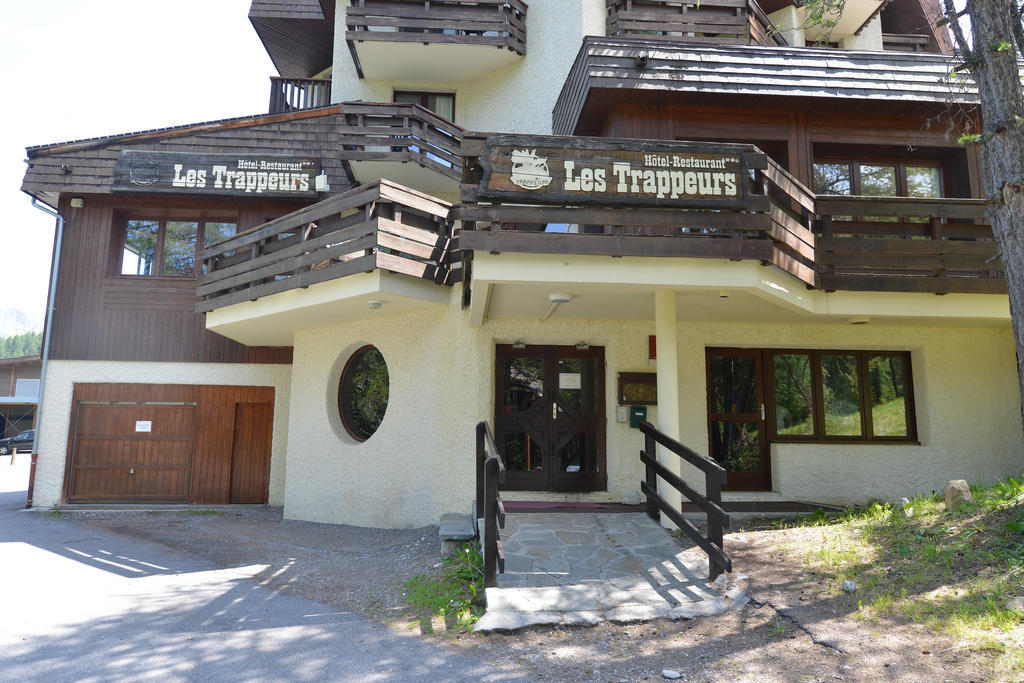 Hotel Les Trappeurs Лез-Ор Экстерьер фото