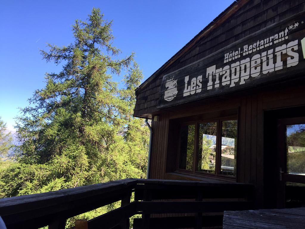 Hotel Les Trappeurs Лез-Ор Экстерьер фото